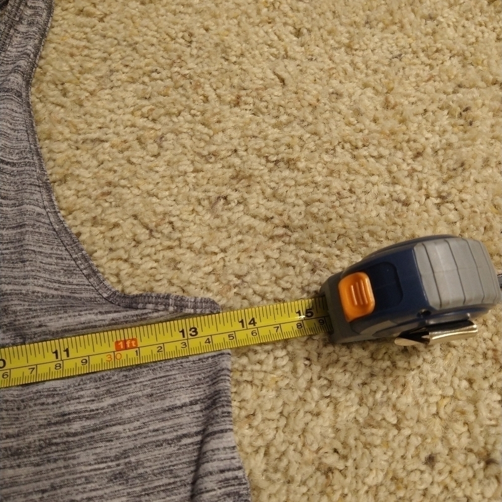 Lululemon Razorback Tank - Picture 6 of 7